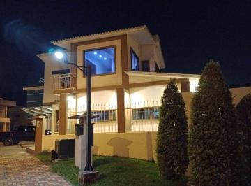Casa de 3 habitaciones, Guayaquil · Venta Casa con Jacuzzi en Urbanización Condado Vicolinci/samborondon/ Aurora /av Febrescordero