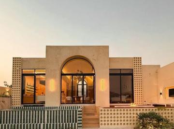 Casa de 5 habitaciones, Santa Elena · Casa Moderna de Venta en Olón a Pocos Minutos del Mar
