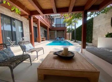 Casa de 4 habitaciones, Santa Elena · Casa de Venta Moderna en Casa del Sol, Ayangue