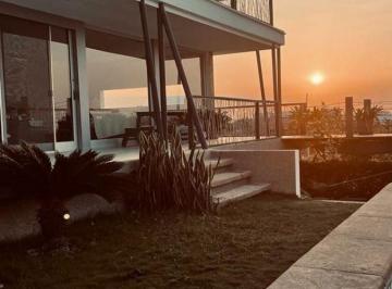 Casa de 4 habitaciones, Punta Blanca · Casa en Venta en Punta Blanca – Amplia, Moderna y Funcional