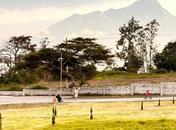 Terreno / Lote · 400m² · Terreno en Venta en Urbanización El Naranjo – Urcuquí, Imbabura