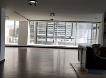 Departamento de 3 habitaciones, Quito · Vendo Excelente Departamento Tres Dorm. - Sector La Carolina