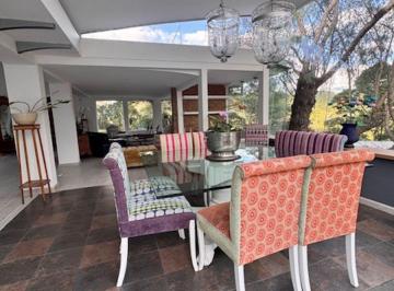 Casa de 5 habitaciones, Quito · Preciosa, Unica Hasta 5 Dorm.: Rodeada de Naturaleza