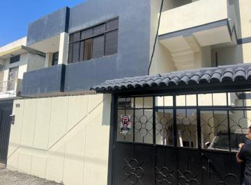 Casa de 10 habitaciones, Guayaquil · Venta Casa Urdesa, Calle Circunvalación Sur E Higueras, Terreno 287.50 m² y 414, 35 m² Construcción
