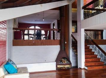 Casa de 4 habitaciones, Quito · Venta Casa Independiente, 451 m² Área Construcción, El Batán