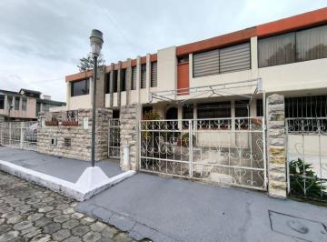 Casa de 4 habitaciones, Quito · C/ El Inca, Casa de 160 m² en Venta, Conjunto Privado, 4 Habitaciones