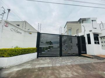Casa de 3 habitaciones, Quito · Casa con 3 Recámaras en Venta, 226 m² en Cumbayá