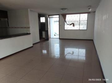 Casa de 4 habitaciones, Quito · Casa de Venta Sector San Camilo Calderon