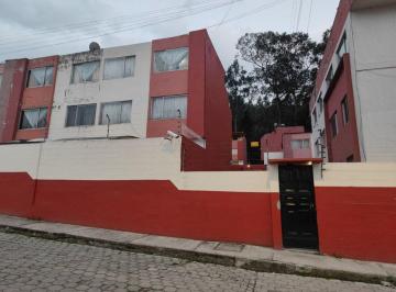Casa de 3 habitaciones, Quito · Amplia Casa en Venta en Conjunto Residencial