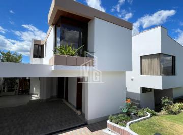 Casa de 4 habitaciones, Quito · Casa Grande Excelente Ubicacion