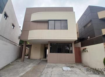 Casa · 210m² · 4 Habitaciones · 1 Estacionamiento · Alquiler Casa 4d Urb. Matices Azul Topacio