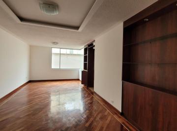 Departamento de 3 habitaciones, Quito · Departamento de Venta de 3 Dorm. en Santa Lucía