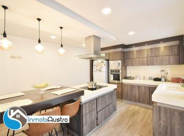 Casa de 3 habitaciones, Cuenca · Tres Puentes, Renta de Hermosa Casa Moderna