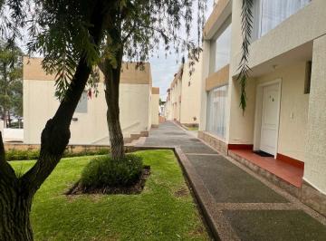 Casa de 3 habitaciones, Quito · Casa en Venta con 238 m² con 4 Dorm. en Ponceano