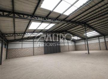 Bodega-Galpón , Quito · Galpón de 300 m² en Terreno de 700 m² en Oyacoto - Calderón