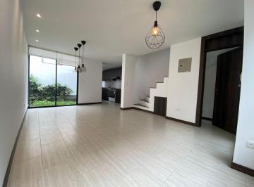 Casa de 3 habitaciones, Quito · Linda Casa Moderna en Alquiler 3 Dorm. en Conjunto La Morita Tumbaco Cerca a Ruta Viva