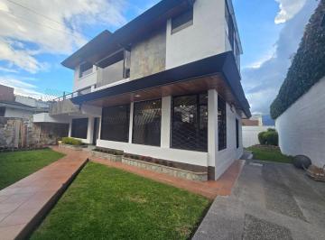 Casa de 5 habitaciones, Quito · Casa en Renta, 5 Dorm., Urb Las Bromelias