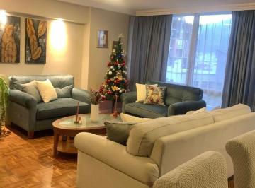 Departamento de 3 habitaciones, Quito · Vendo Departamento González Suarez