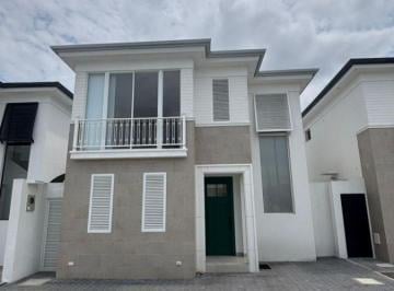 Casa de 3 habitaciones, Guayaquil · Alquilo Linda Casa de Estreno en Via a La Costa, Seguridad 24/7, Piscina en Area Social