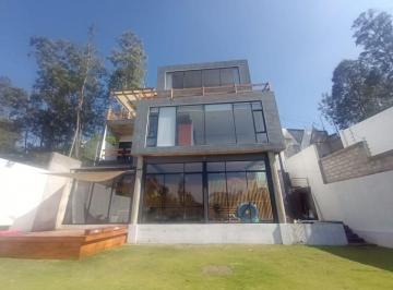 Casa de 3 habitaciones, Quito · Casa en Venta en Cumbayá | Piscina, Jardín y Vista | $470.000