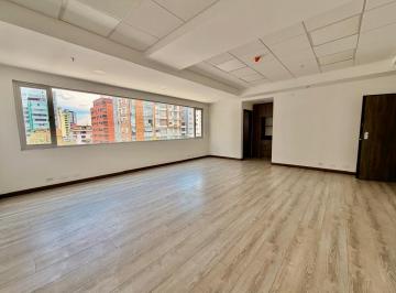 Oficina comercial · 84m² · 2 Estacionamientos · Mgv Venta Oficina Av Amazonas Carolina