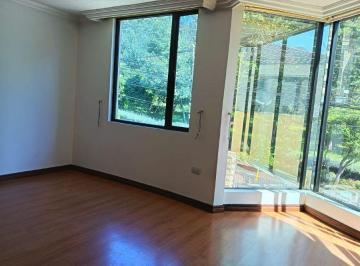 Casa de 4 habitaciones, Quito · De Arriendo Casa Amplia de 4 Dorm. en La Urbanizacion El Condado