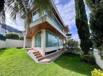 Casa de 2 habitaciones, Quito · En Renta Casa con Jardin de 3 Dorm. Completos Más Estudio - Vista - Urbanización - Cumbaya