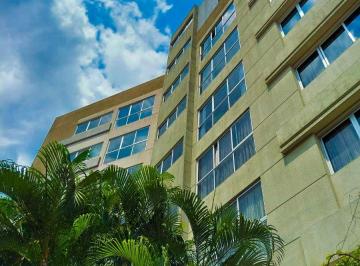 Departamento de 3 habitaciones, Guayaquil · Departamento de Venta con Hermosa Vista a La Ciudad en El Portón de Las Lomas