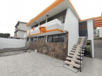Casa · 350m² · 6 Habitaciones · 3 Estacionamientos · Casa Esquinera en Venta con 2 Departamentos Ideal Para Construir Locales Comerciales