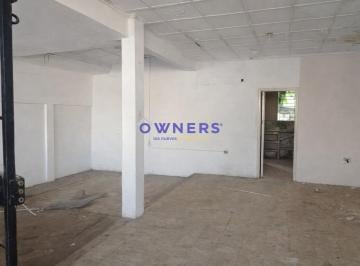 Casa · 367m² · 3 Habitaciones · 1 Estacionamiento · Venta Casa Cdla. Bolivariana (Em)
