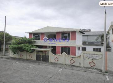Casa · 419m² · 5 Habitaciones · 6 Estacionamientos · Venta Casa Urdesa - Conjunto Cerrado (Em)