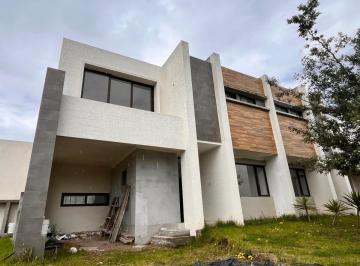 Casa · 282m² · 3 Habitaciones · 3 Estacionamientos · Dos Casas de Venta en Puembo Chiche Obraje