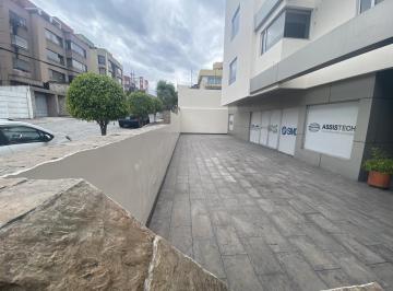 Local comercial · 121m² · 3 Estacionamientos · Amplio Local Comercial en Renta Monteserrin