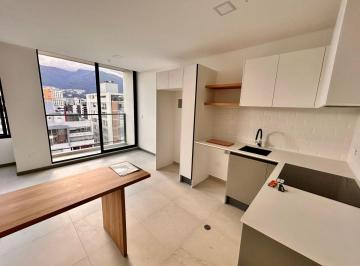 Suite de 1 habitación, Quito · Estudio con Parqueadero y Balcón - Sector Bosmediano | $89.900
