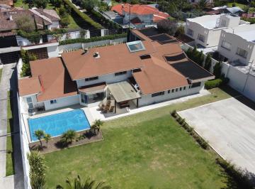 Casa · 584m² · 3 Habitaciones · Tanda - Rancho San Francisco 590 m² en Venta Casa Dos Plantas con Piscina