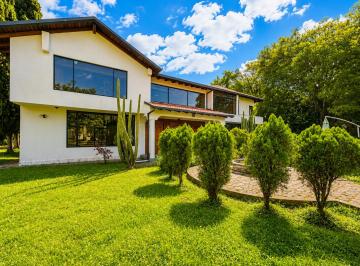 Casa en Alquiler de 6 habitaciones Los Chillos · Arriendo Casa y Terreno Para Local Comercial, Av Amazonas, Valle de Los Chillos