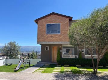 Casa en Venta de 3 habitaciones Conocoto · Tu Hogar Ideal en un Entorno Campestre!