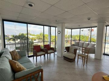 Departamento de 4 habitaciones, Salinas · Vendo Departamento Frente Al Mar en Chipipe Salinas Ecuador