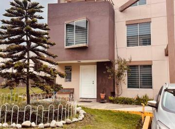 Casa de 5 habitaciones, Quito · Linda Casa de Oportunidad en Venta, Sector Santa Lucia.