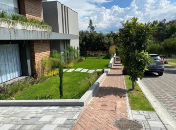 Terreno / Lote · 934m² · Urb en Puembo 100% de Cos Se Pueden Hacer Dos Viviendas
