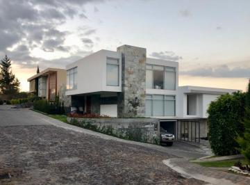 Casa · 319m² · 4 Habitaciones · 3 Estacionamientos · Casa con Piscina 4 Dorm. Urb Privada