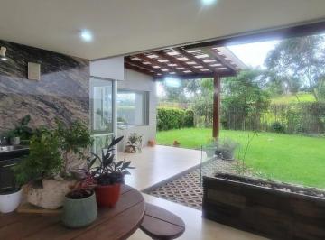 Casa · 400ha · 3 Habitaciones · 4 Estacionamientos · Casa en Conjunto Moderna con Piscina y Guardiania