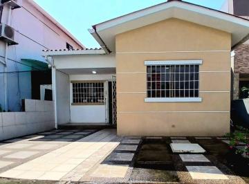 Casa de 3 habitaciones, Guayaquil · Venta de Casa Una Planta Urb. Fuentes del Rio L. Bermeo