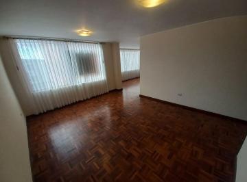 Departamento de 3 habitaciones, Quito · Departamento a La Venta Sector El Pinar Alto, Area 147 m 2