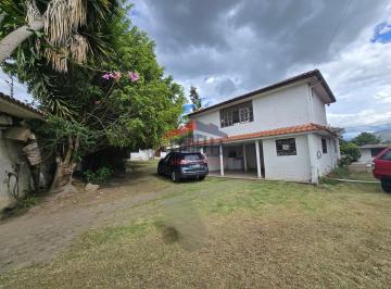 Hacienda-Quinta de 3 habitaciones, Quito · Venta Quinta en Puembo, Cerca Al Colegio Alberto Einstein, Área Terreno 1.406 m², Precio: $295.000