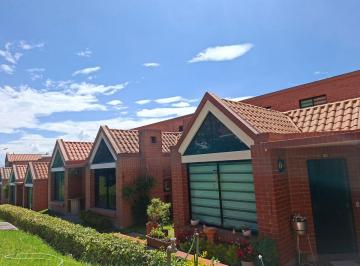 Casa de 3 habitaciones, Quito · Venta Casa en Pomasqui $90.000 | Máster en Planta Baja | Parqueo | Acepto Crédito
