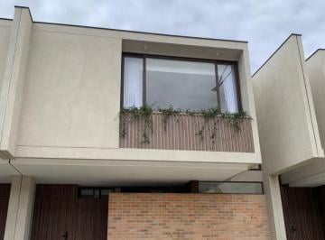 Casa de 3 habitaciones, Cuenca · Casas en Venta Challuabamba