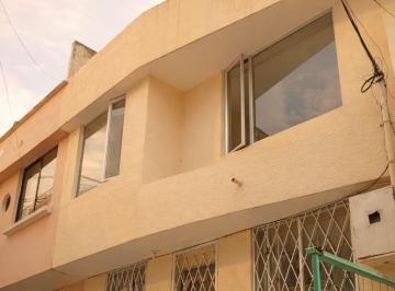 Casa de 4 habitaciones, Quito · Casa en Venta - 3 Pisos. Conocoto