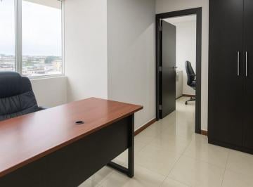 Oficina comercial , Guayaquil · Oficina en Renta en El Edificio Trade Building Samborondon