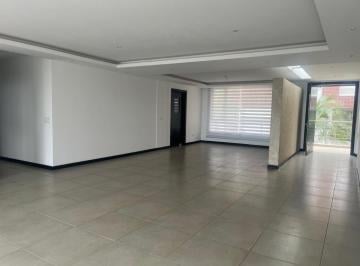 Departamento · 273m² · 3 Habitaciones · Casa - Cumbayá
